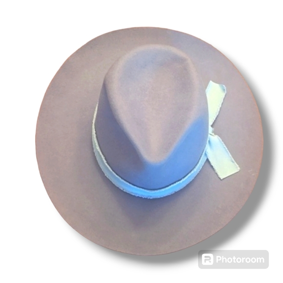 Olive & Pique Kaia Baby Blue Wool Hat - Picture 1 of 8